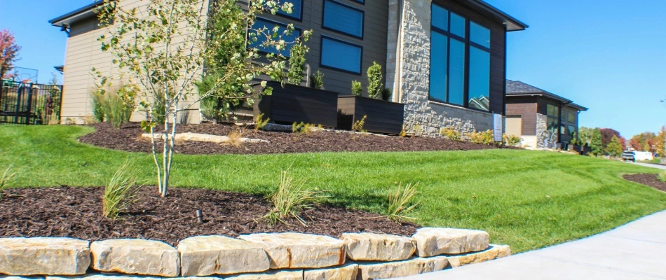 Healthy green lawn and landscaping in Yutan, NE.